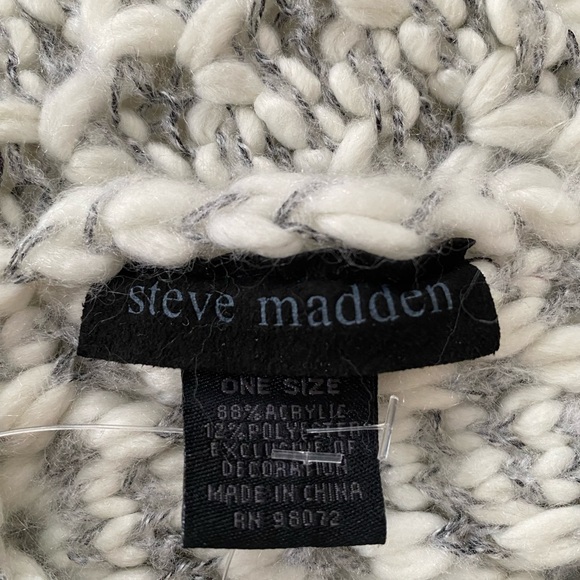 Steve Madden hat and scarf woman’s set - Picture 11 of 12